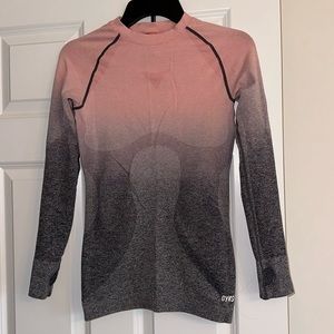 Gymshark women’s small compression workout long sleeve shirt